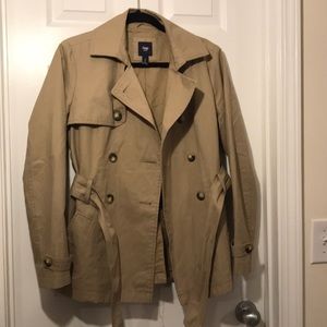 Short Khaki Gap Wind Coat